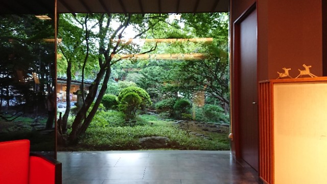 海峡の風と啄木亭から眺める日本庭園